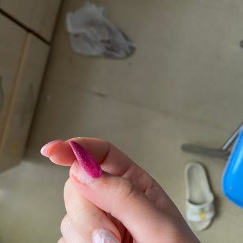 Su Beauty Nail (Ataköy) Tırnak Yaptırdım Ve Hepsi Hava Aldı Çıktı