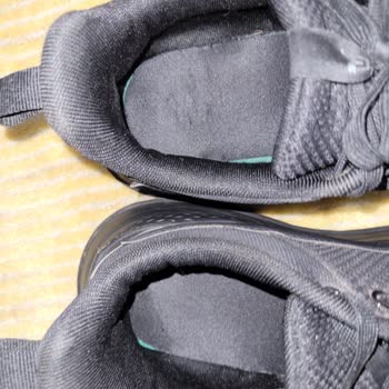 Deichmann Ayakkabı Topuk Kısmındaki Parça Sorunu