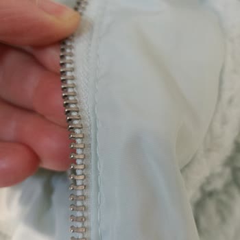 LC Waikiki Hatalı Ürün Fermuar Kumaşa Aşırı Yakın Dikildiği İçin Gidip Gelmiyor