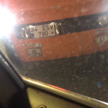 Trafik Kuralı Tanımayan Migros Aracı!