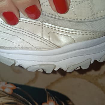 Skechers Ayakkabıda Önlerinde Açılmalar Oldu.