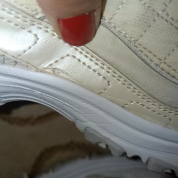 Skechers Ayakkabıda Önlerinde Açılmalar Oldu.