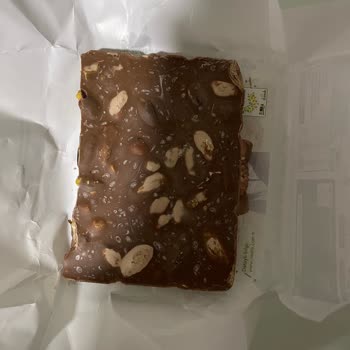 Nestle Nestlé Damak Fıstıklı Çikolata Bozuk Çıktı