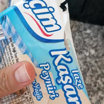 İçim Kaşar Peynirinden Sinek Çıktı