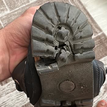 Gür Ayakkabıcılık (Gurmoda) Gür Moda Satıcısının Ürününün Arkasında Durmaması