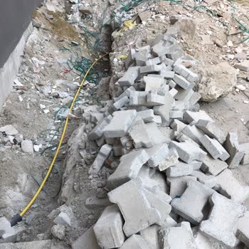 Pamukkale Belediyesi Kaldırım Çökmesi Ve Duba Talebi