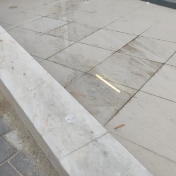 A101 Marketi Kılına Sularının Açığa Akması Ve Etrafının Temizlenmemesi