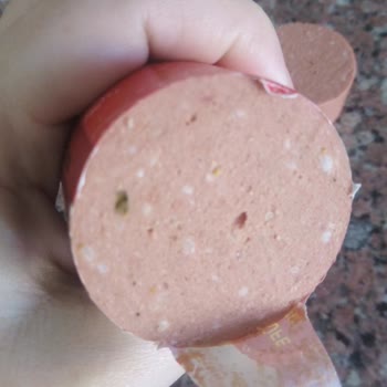 Keskinoğlu Sucukta Küf Benzeri Siyahlık Çıktı