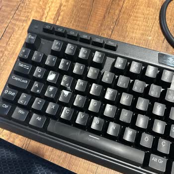 Monster Klavye Tuş Soyulması