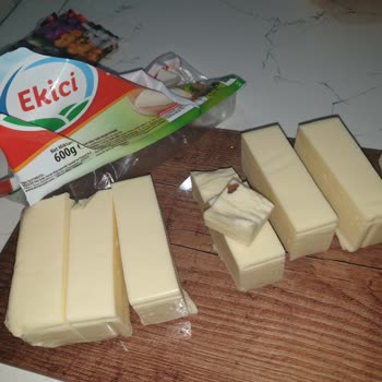 Ekici Peynir Ekici Kaşar Peynirden Kahverengi Parçacık Çıktı