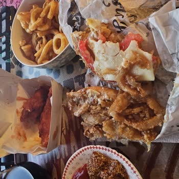 Carl's Jr. Siparişimdeki Hamburgerden "Et" Çıkmadı!