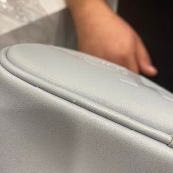 Calvin Klein Marka Çantanın Derisinde Ki Soyulmalar