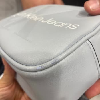 Calvin Klein Marka Çantanın Derisinde Ki Soyulmalar