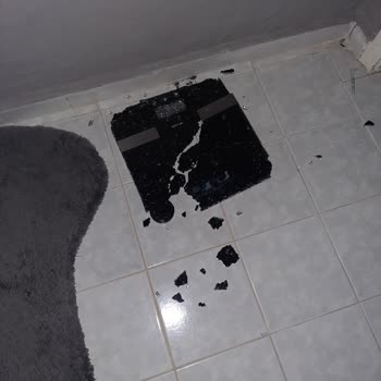 Goldmaster Baskülün Camı Patladı