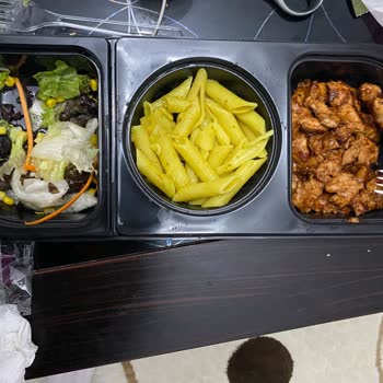Tavuk Dünyası Salata İçinden Tel Çıktı