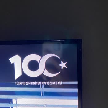 Sunny TV Kenarlarında Düzensiz Işık