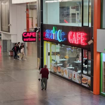 Serince Cafe İskender Çok Yağlı Ve İçinden Kıkırdak Çıktı!