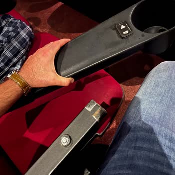 Marmara Park Paribu Cineverse Salonları Kokuyor Ve Havasız