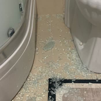 Şişecam Duşakabin Patladı!