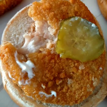 Burger King Isırılmış Yenmiş Hamburger Gönderdi