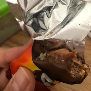 Eti Gıda Çikolatamın İçinden Kurt Çıktı