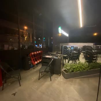 Starbucks Mağaza Masa Sandalye Kullanımı Hk