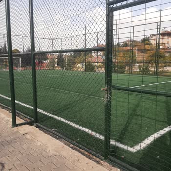 Mamak Belediyesi Halka Açık Hali Saha Nin Kapısına Kilit Vurmak