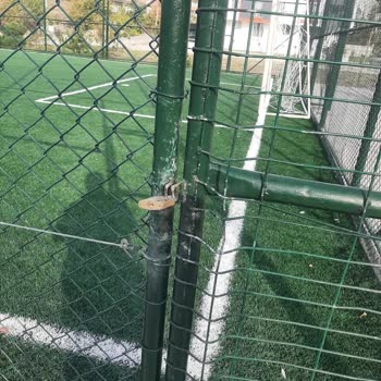 Mamak Belediyesi Halka Açık Hali Saha Nin Kapısına Kilit Vurmak