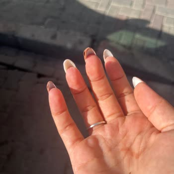 Savio 1 Güzellik Merkezi Protez Tırnak Ve Müşteriye Karşı Alınan Tavır