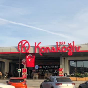 Konakoğlu Dinlenme Tesisleri İnsanları Bilerek Yanlış Kıbleye Doğru Namaz Kıldırıyorlar