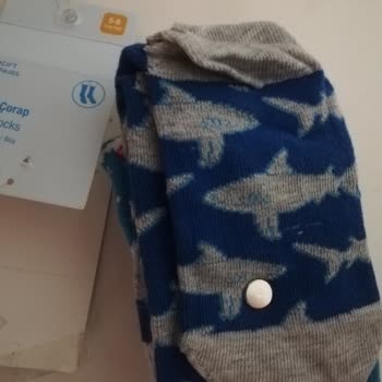 FLO Ayakkabı FLO'dan Alınan Çocuk Çorabından Raptiye Çıktı.