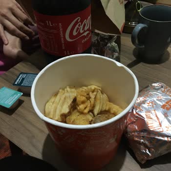 Popeyes'in Bayat Ve Eksik Ürün Gönderdi, Yemek Sepeti Destek Vermedi.