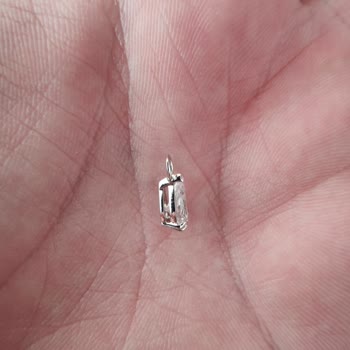 Swarovski Parça Temin Edilemiyor.