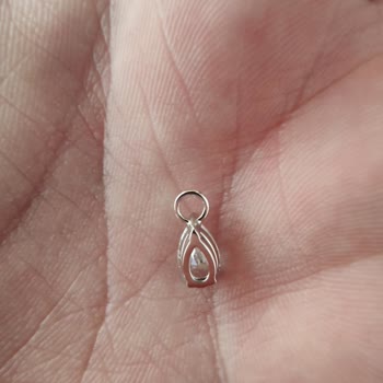 Swarovski Parça Temin Edilemiyor.