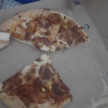 Pizza Hut Manisa Şubeden Gelen Kötü Pizza