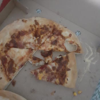 Pizza Hut Manisa Şubeden Gelen Kötü Pizza