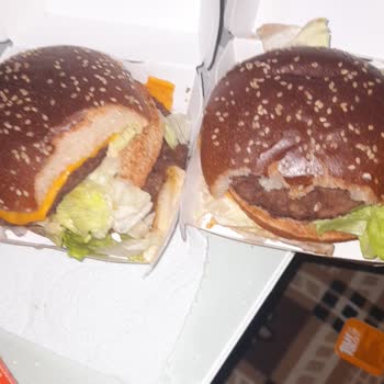 McDonald's Yarısı Yenmiş Big Mac