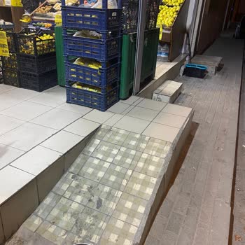 Onur Market Market Girişindeki Rampa