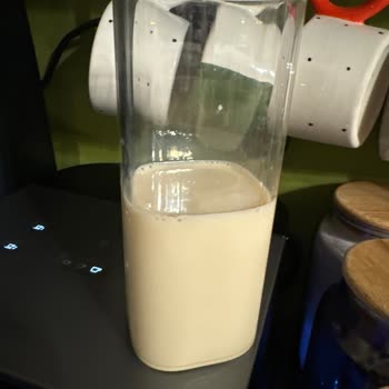 Torku Laktozsuz Sütün Rengi Kahverengi Çıktı.