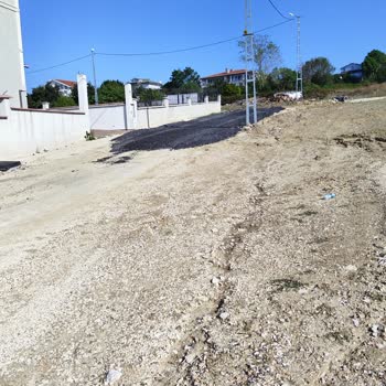 Büyükçekmece Belediyesi Asfalt Dökülmemesi Yalandan Taş Doldurup Gittiler