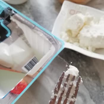 A101 Ahir Tam Yağlı Peynirin İçinden Kıl Topağı Çıktı