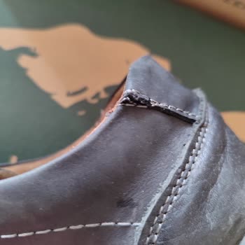 Deichmann Ayakkabının Üretim Hatasını Kabul Etmemektedir