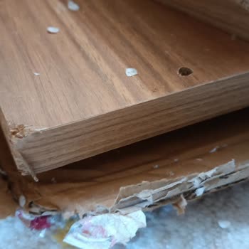 Vivense Kargonun Özensiz Paketlenmesi Ve Dökülmüş Bir Şekilde Gelmesi