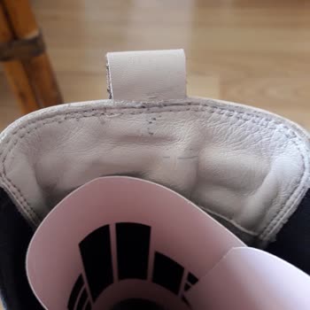 Elle Ayakkabı Korunaklı Olmayan Kargolama, Defolu Ayakkabı