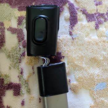 PHILIPS Ev Aletleri Philips Dikey Süpürge Ortadan Kırıldı