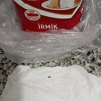 Filiz İrmiğin İçinden Böcek Çıkması