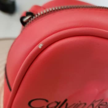 Calvin Klein Çantamda Soyulma Meydana Geldi