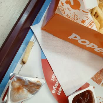 Popeyes Patatesin İçinden Böcek Çıktı