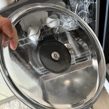 Temiz Yıkamayan Altus Bulaşık Makinesi.