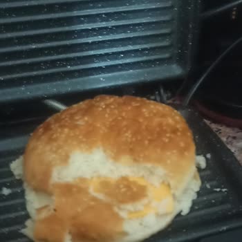 UNO Hamburger Ekmeği Dağılıyor